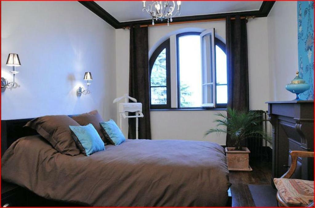 Villa Castel Maison-Table D'Hotes & Jardin-Refuge De Biodiversite Rillieux-la-Pape 外观 照片